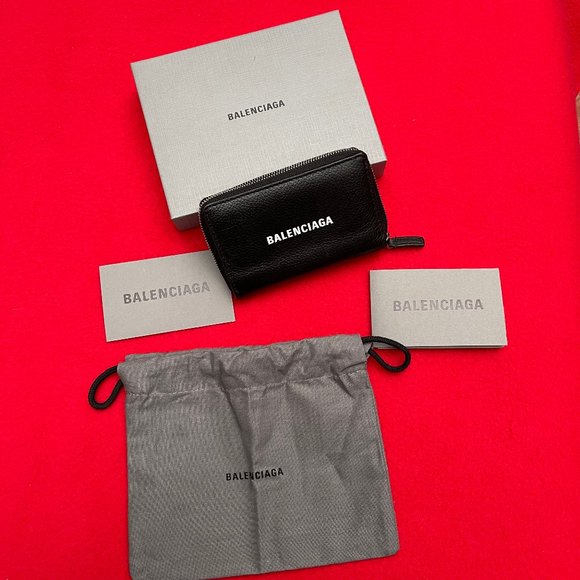 Auc BALENCIAGA Everyday Leather Zippy Zip Around wallet - Picture 1 of 13
